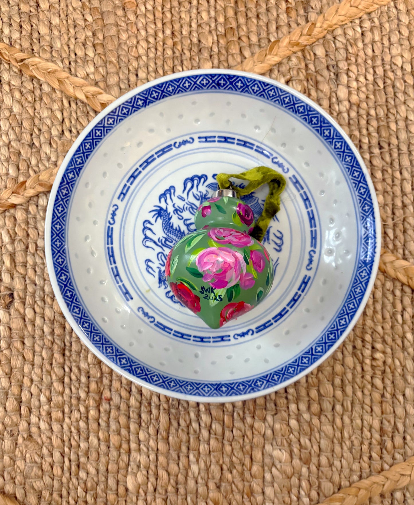 Retro Finial Floral Ornament