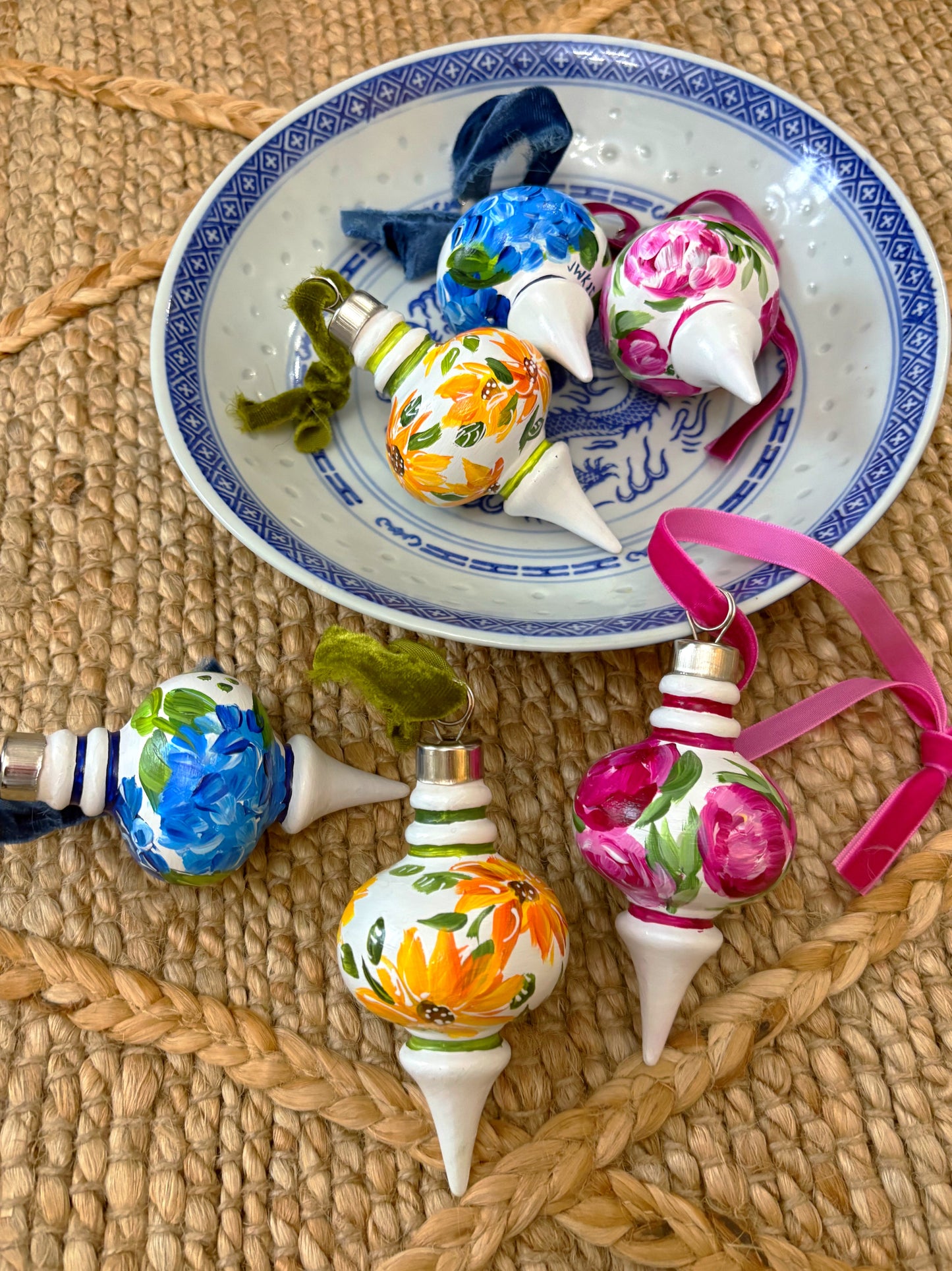 Small Retro Floral Ornament