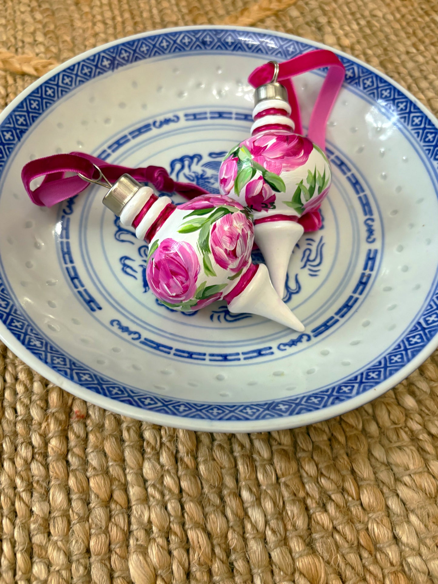 Small Retro Floral Ornament