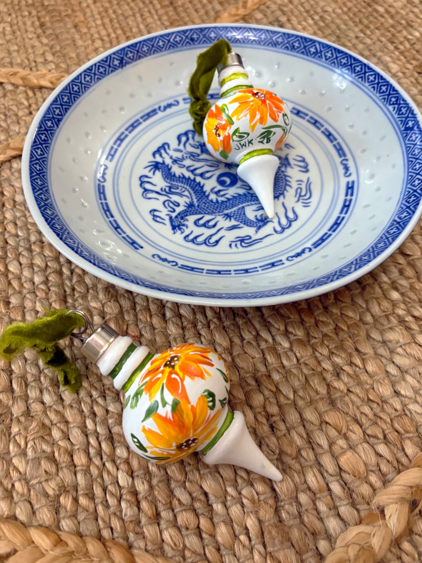 Small Retro Floral Ornament