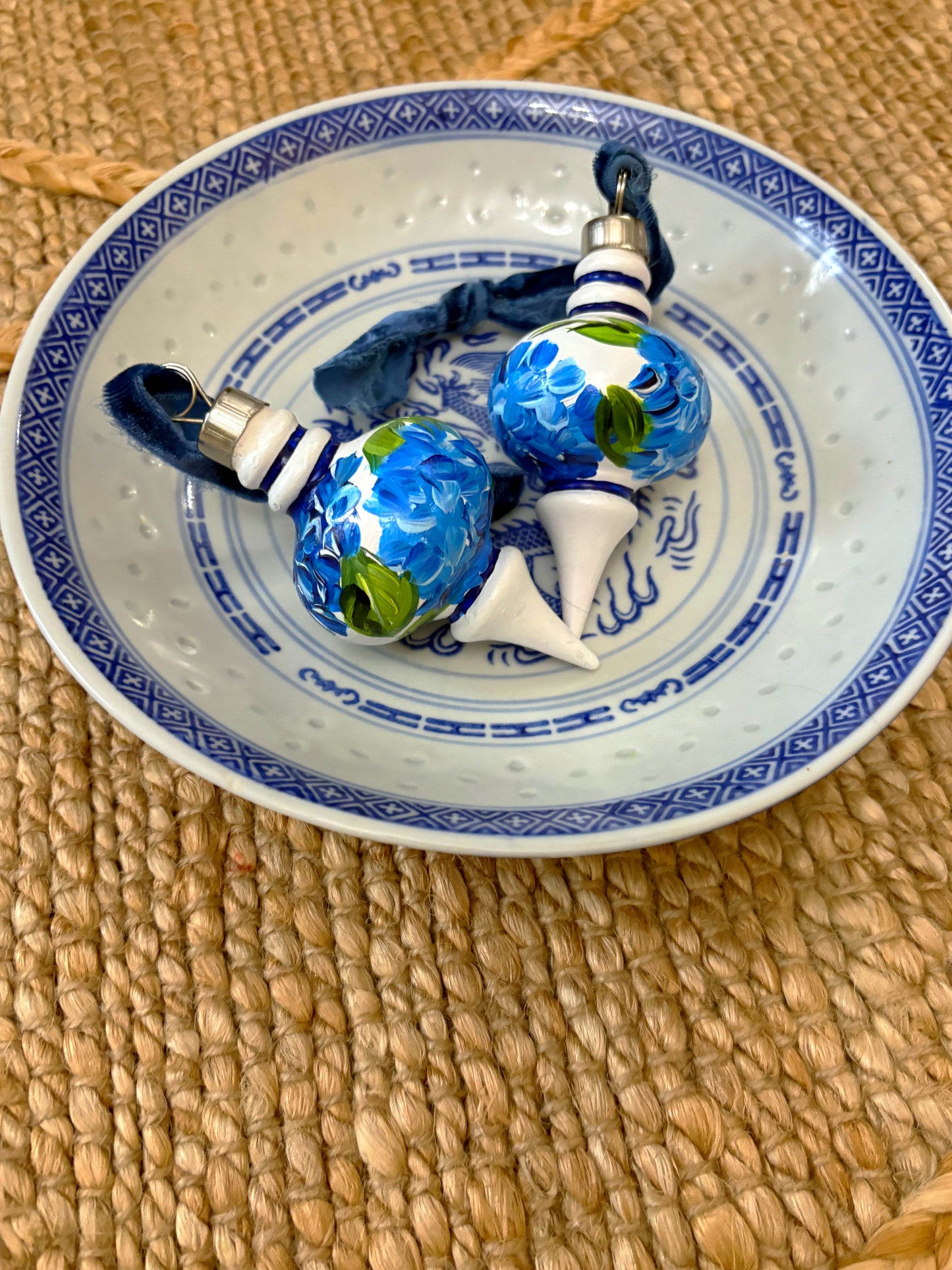 Small Retro Floral Ornament