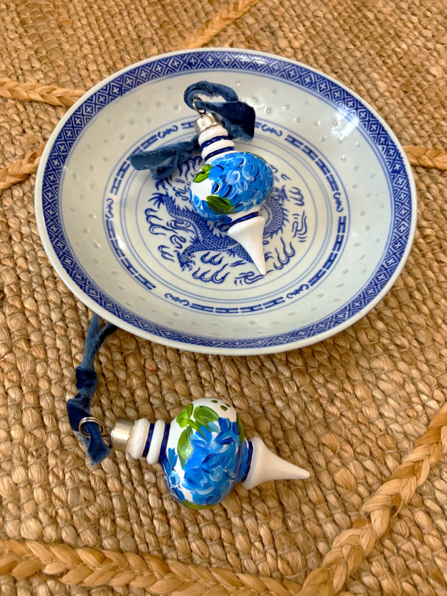 Small Retro Floral Ornament